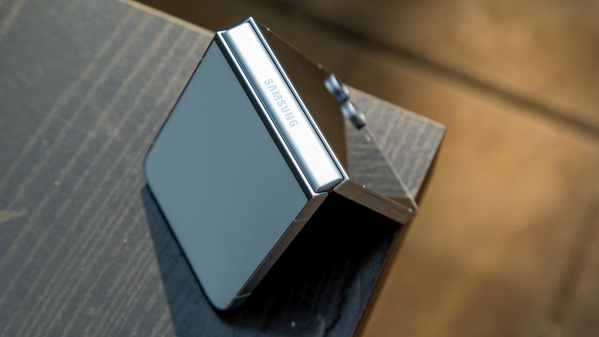 سامسونگ گلکسی Z Flip FE